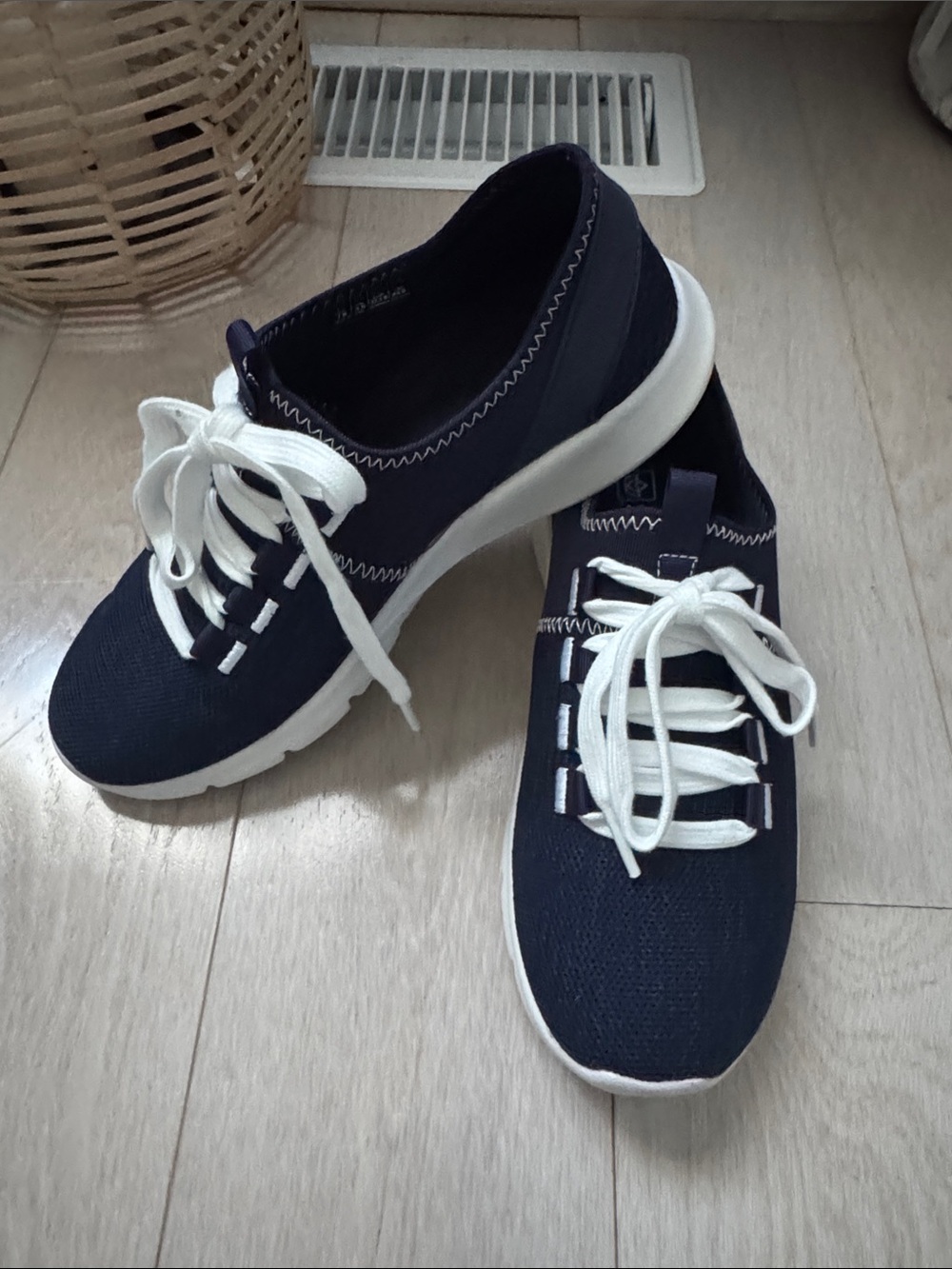 Spenco Everyday Knit Lace-Up Women’s Sneakers - Navy/White